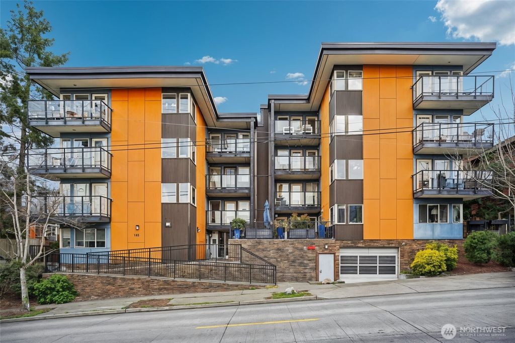 Photo of 120 NW 39th Street #206, Seattle, WA 98107 (MLS # 2475301)