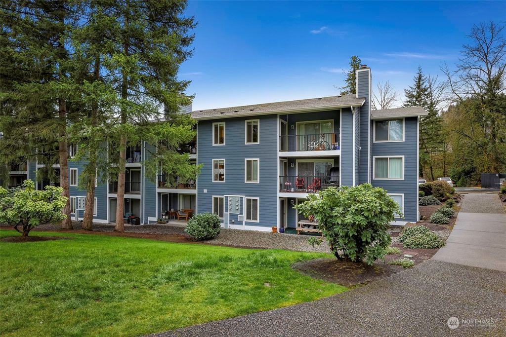 Photo of 4647 W Lake Sammamish Parkway SE #E302, Issaquah, WA 98027 (MLS # 2209683)