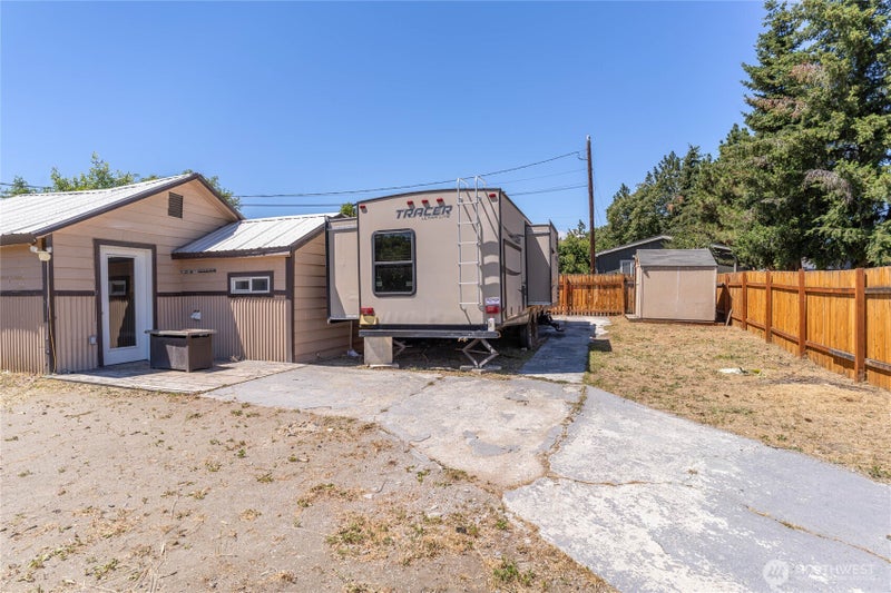 1522 Crescent Street