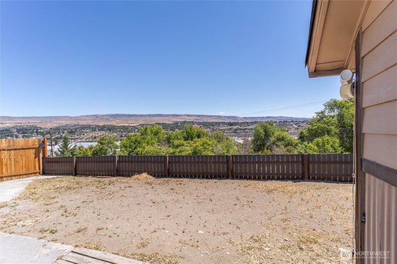 1522 Crescent Street