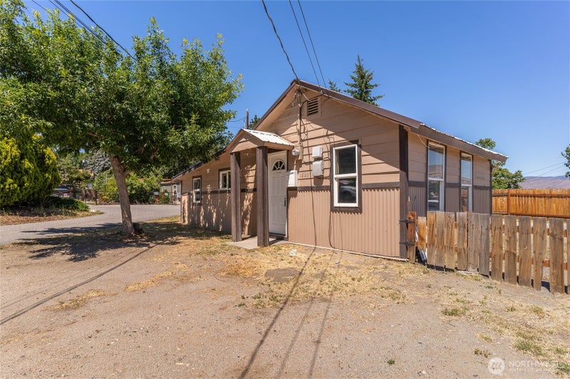 1522 Crescent Street