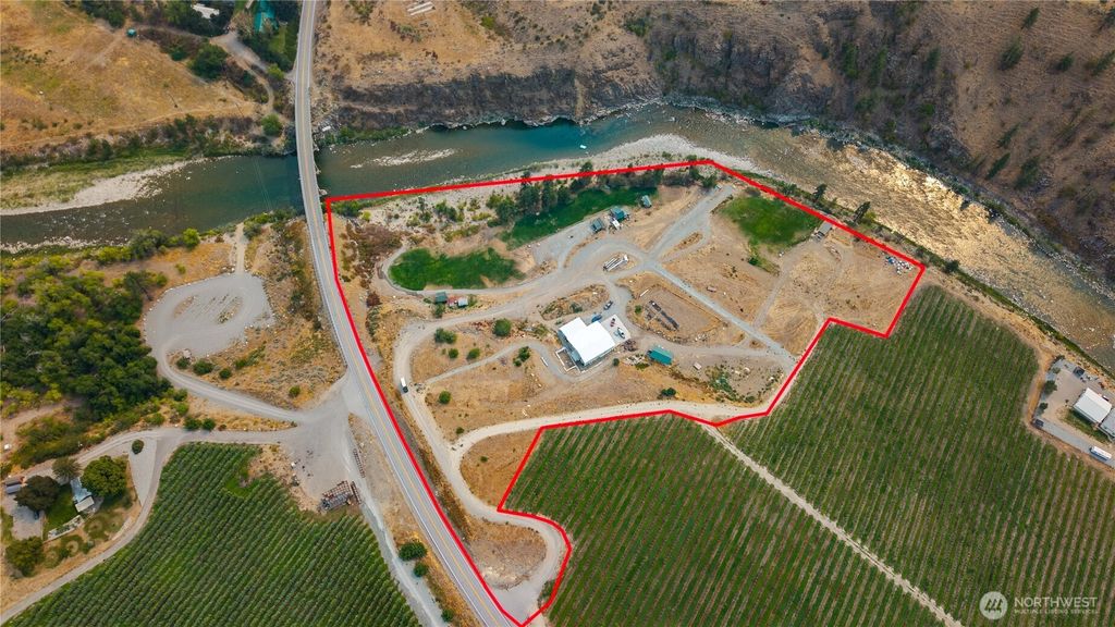 Photo of 385 Highway 153, Pateros, WA 98846 (MLS # 2491461)