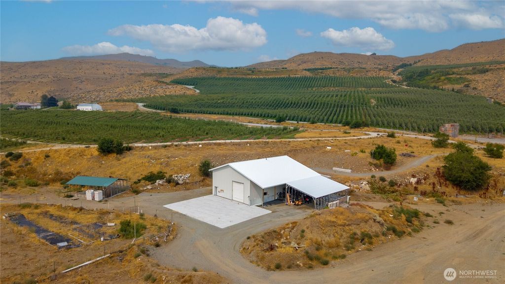 Photo of 385 Highway 153, Pateros, WA 98846 (MLS # 2491461)