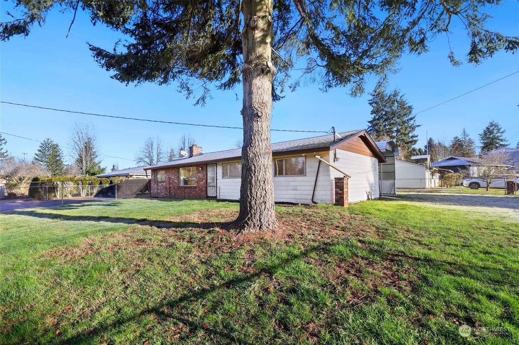 Photo of 16820 126th Place SE, Renton, WA 98058 (MLS # 2326762)