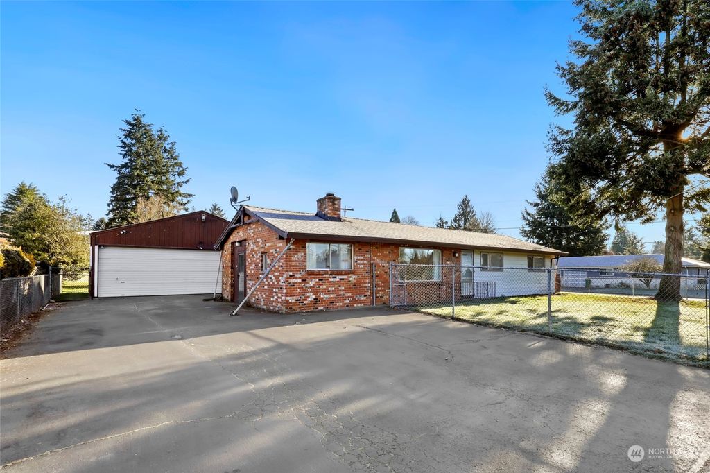 Photo of 16820 126th Place SE, Renton, WA 98058 (MLS # 2326762)