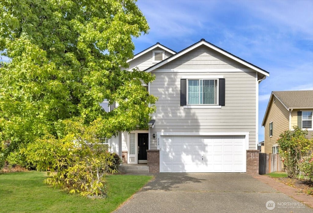 Photo of 223 243 Avenue SE, Sammamish, WA 98074 (MLS # 2586532)