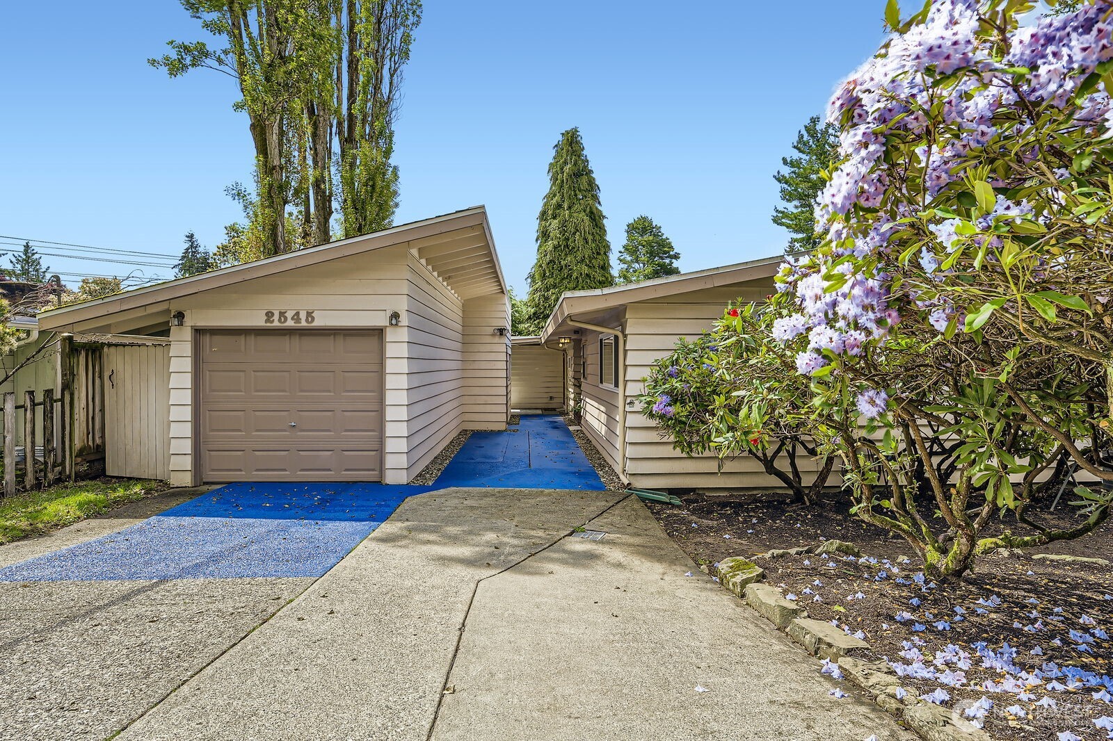 2545 NE 204th Street