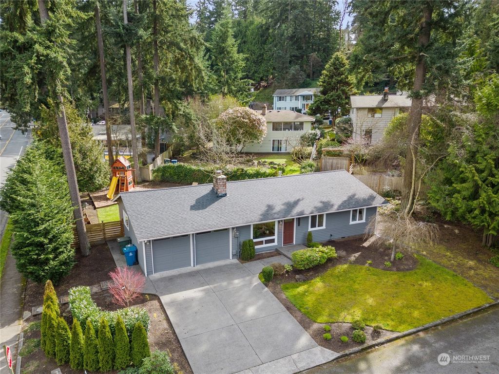 Photo of 24232 Firdale Avenue, Edmonds, WA 98020 (MLS # 2206517)