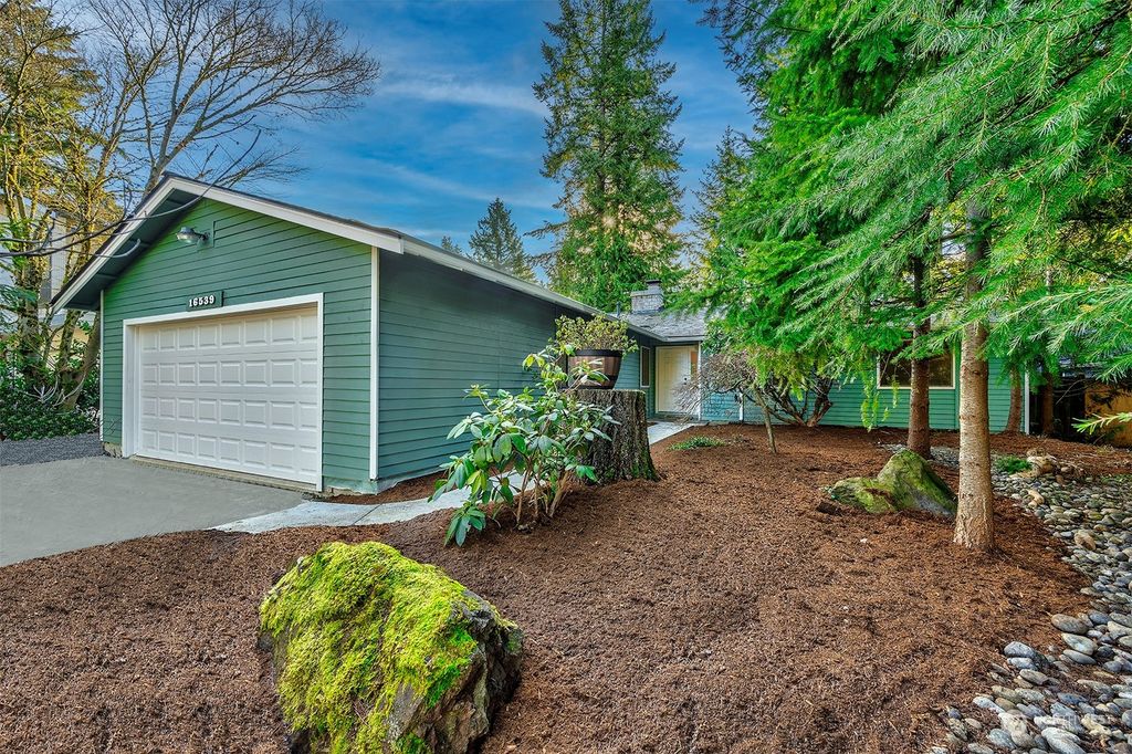 Photo of 16539 NE 98 Court, Redmond, WA 98052 (MLS # 2320865)