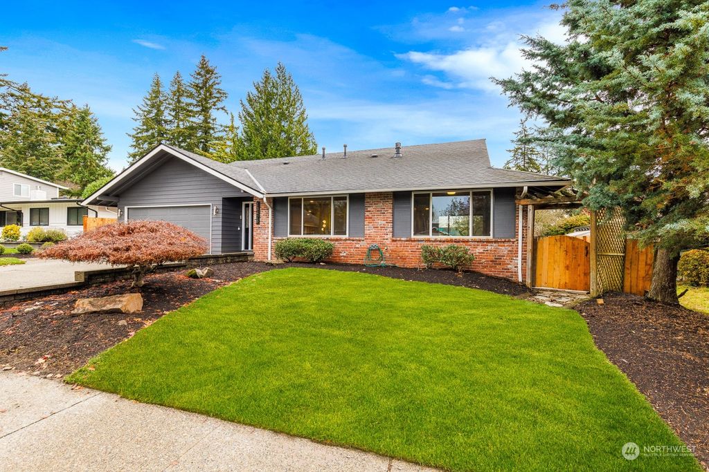 Photo of 13428 118th Avenue NE, Kirkland, WA 98034 (MLS # 2312161)