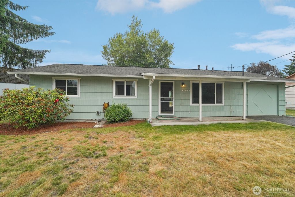 Photo of 11817 SE 157th Street, Renton, WA 98058 (MLS # 2399145)