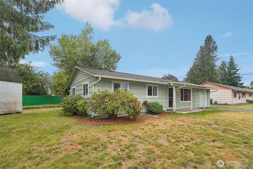 Photo of 11817 SE 157th Street, Renton, WA 98058 (MLS # 2399145)