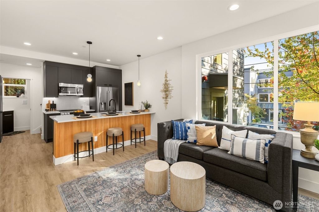 Photo of 113 24th Avenue E #B, Seattle, WA 98112 (MLS # 2442788)