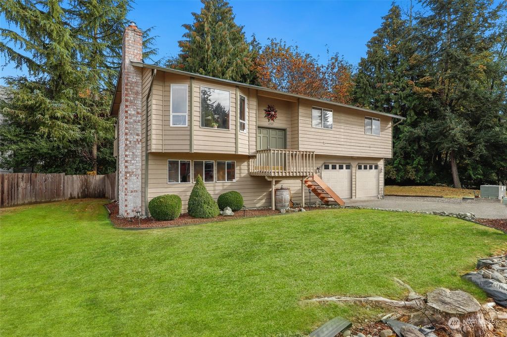 Photo of 12327 52nd Drive SE, Everett, WA 98208 (MLS # 2013514)