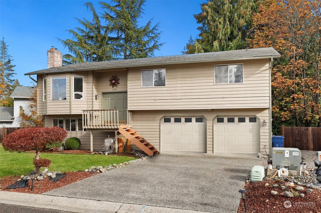 Photo of 12327 52nd Drive SE, Everett, WA 98208 (MLS # 2013514)
