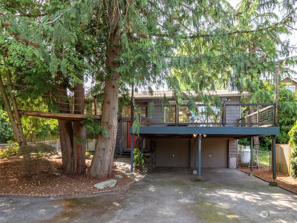 Photo of 3227 NE 103rd Street, Seattle, WA 98125 (MLS # 2240329)