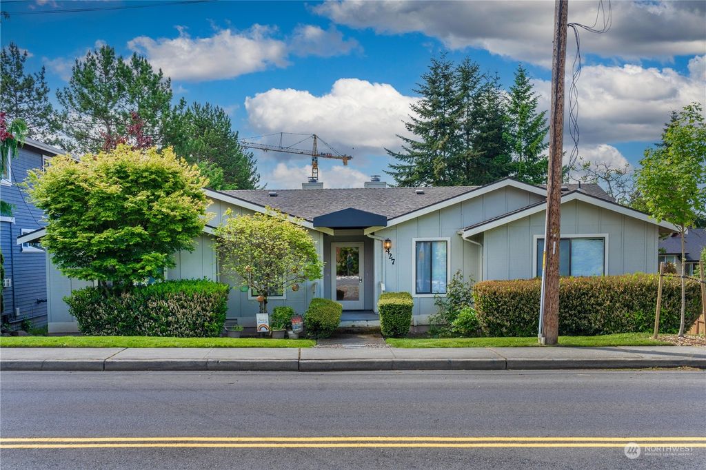 Photo of 427 7th Avenue, Kirkland, WA 98033 (MLS # 2152196)