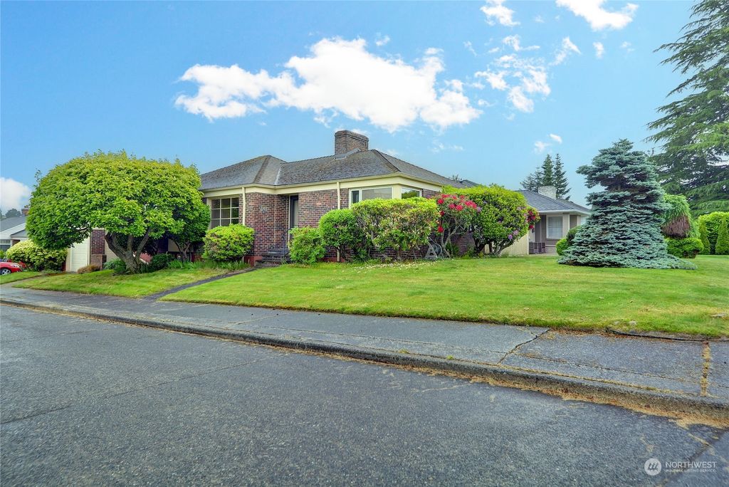 Photo of 2102 Montvale Court W, Seattle, WA 98199 (MLS # 2240918)