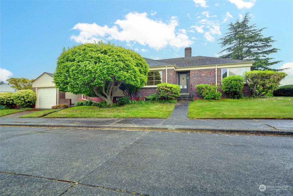 Photo of 2102 Montvale Court W, Seattle, WA 98199 (MLS # 2240918)