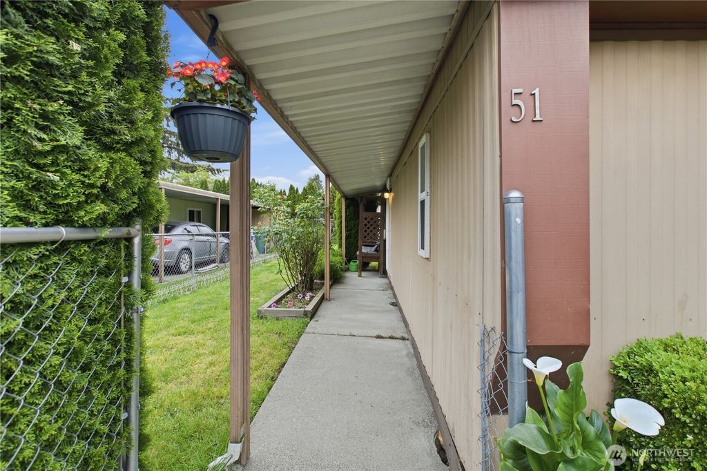 Photo of 725 37th Street SE #51, Auburn, WA 98002 (MLS # 2518987)