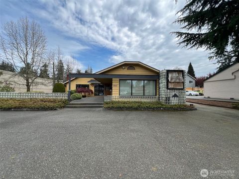 Photo of 6915 Evergreen Way, Everett, WA 98203 (MLS # 2516194)