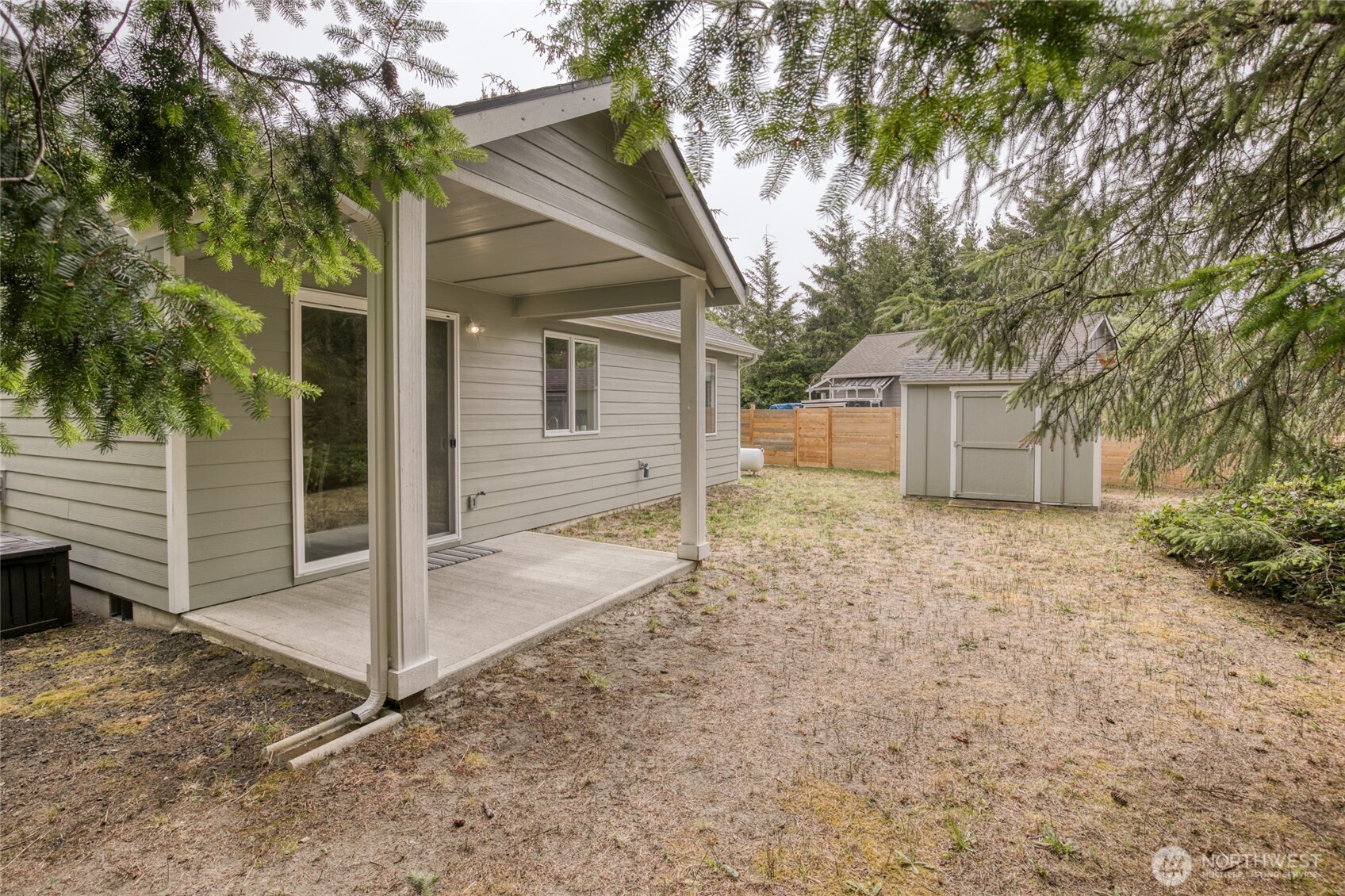 136 Spruce Loop SW