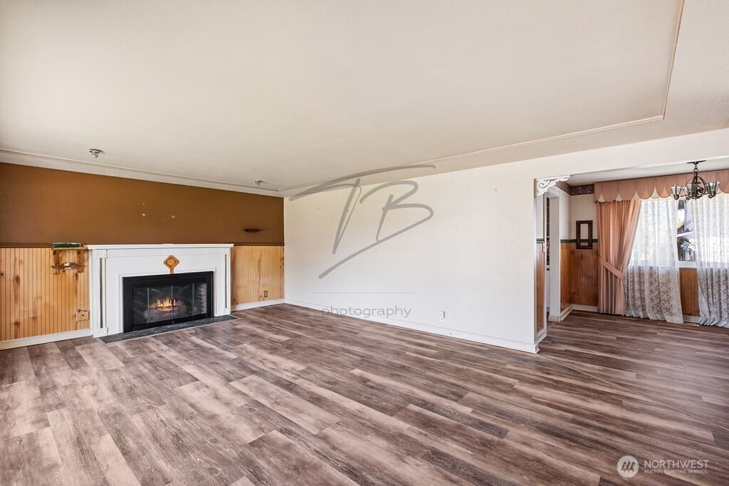 1727 E 64th Street