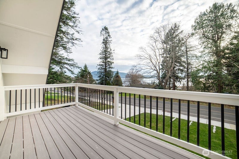 2550 Mackenzie Road