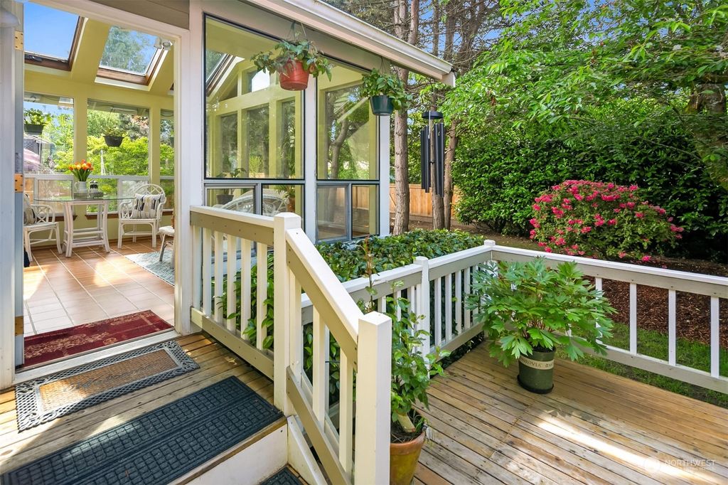 Photo of 315 S 302nd Place, Federal Way, WA 98003 (MLS # 2033793)