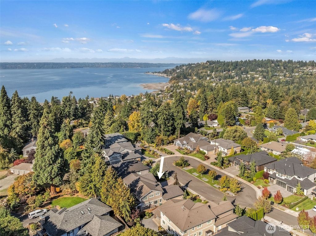 Photo of 627 SW 185th Street, Normandy Park, WA 98166 (MLS # 2451673)