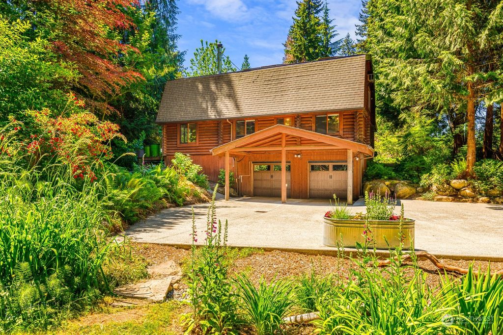 Photo of 20024 330th Avenue NE, Duvall, WA 98019 (MLS # 2078169)