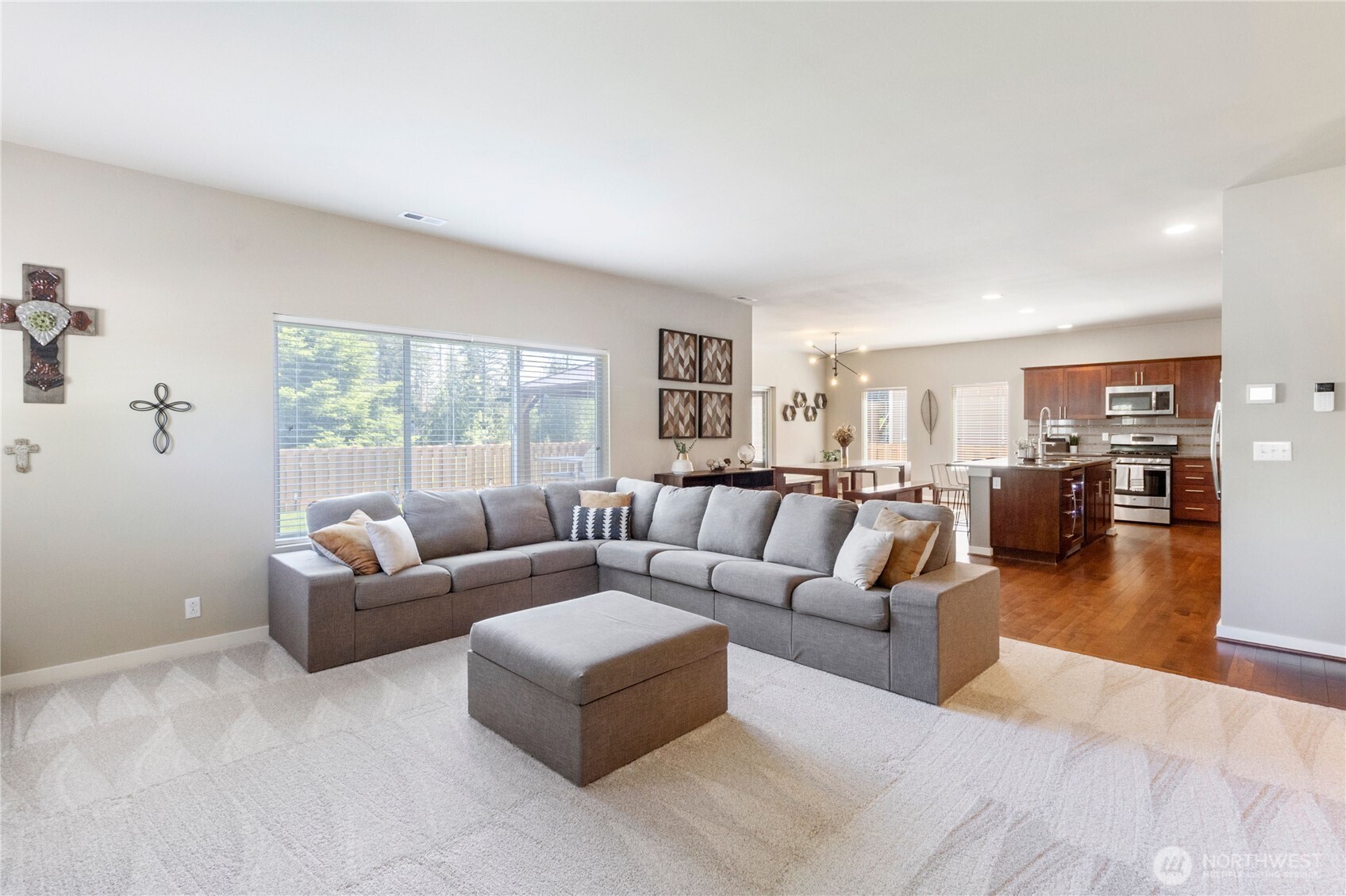 6322 Victoria Avenue SE