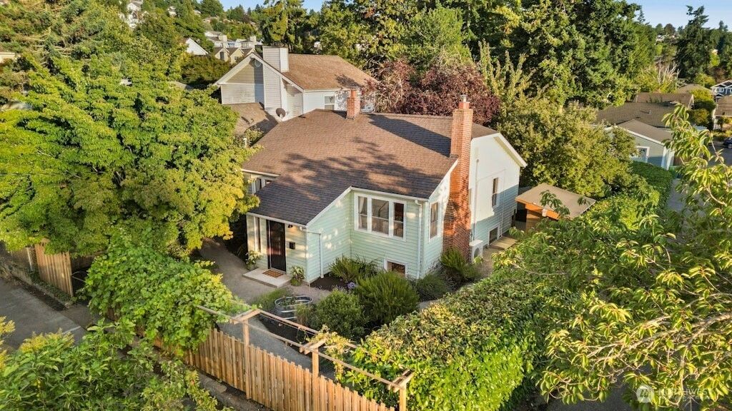 Photo of 4411 SW Holly Street, Seattle, WA 98136 (MLS # 2404373)