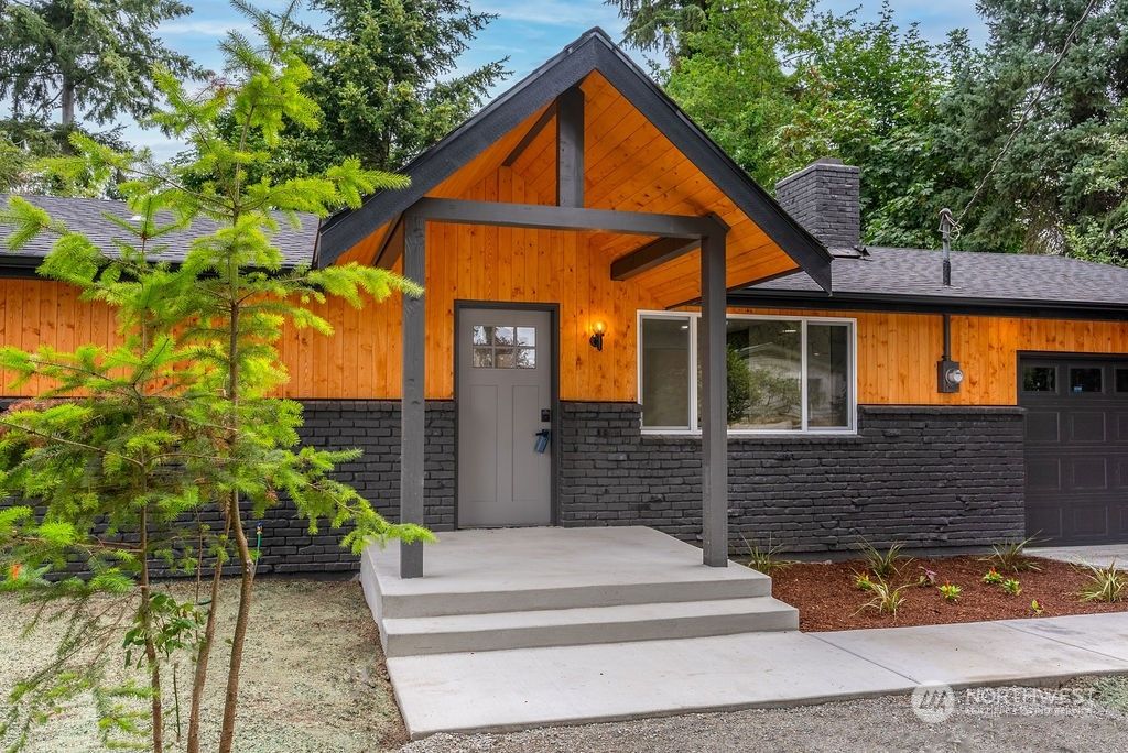 Photo of 800 Vine Street, Milton, WA 98354 (MLS # 2268570)