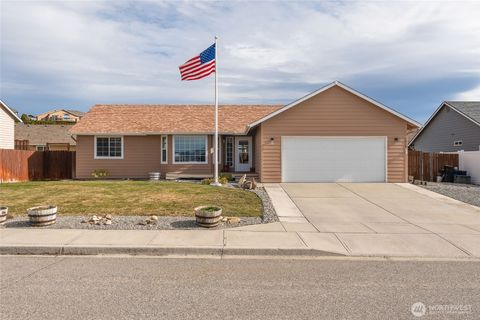 Photo of 1315 Tractor Loop, East Wenatchee, WA 98802 (MLS # 2492811)