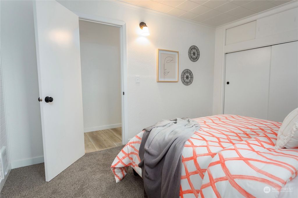 listing image 9362329500811808628