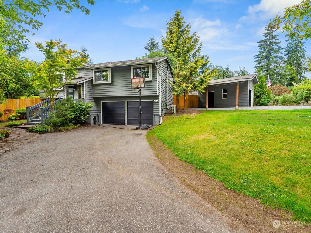 Photo of 12424 48th Drive SE, Everett, WA 98208 (MLS # 2263022)