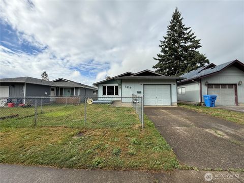 Photo of 1419 Bowmont Avenue Ave, Kelso, WA 98626 (MLS # 2442895)