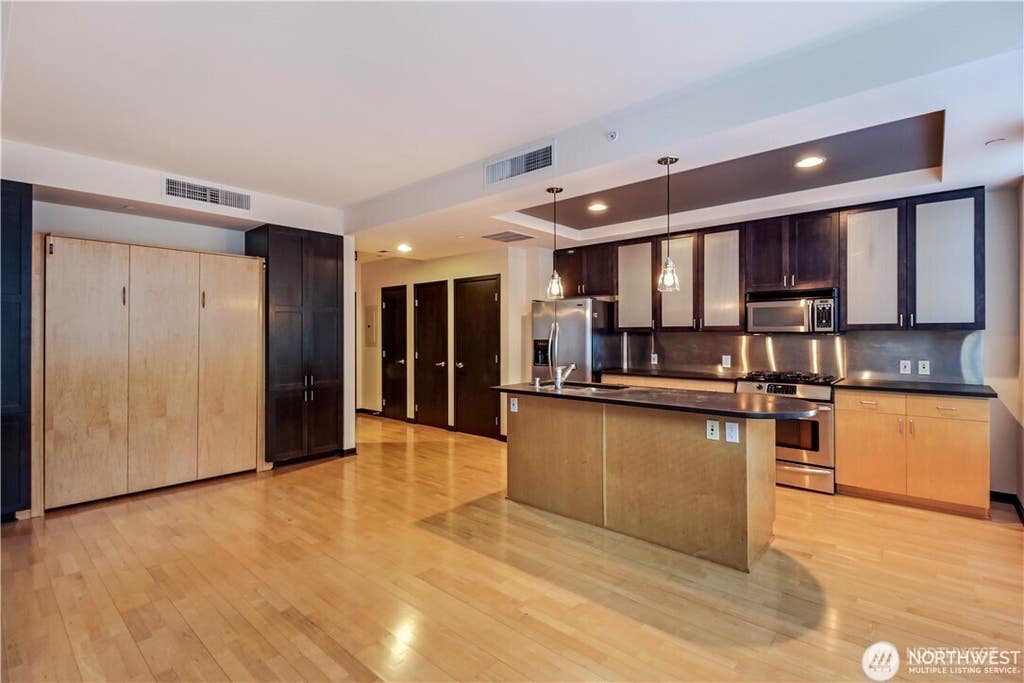 Photo of 2716 Elliott Avenue #1104, Seattle, WA 98121 (MLS # 2546041)