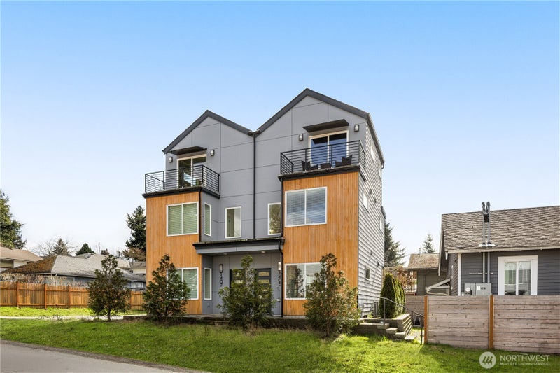 1407 N 103rd Street