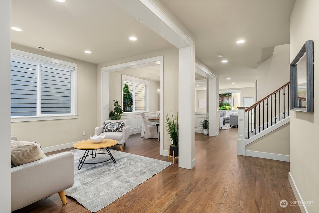 Photo of 21274 NE 9th Place, Sammamish, WA 98074 (MLS # 2248068)