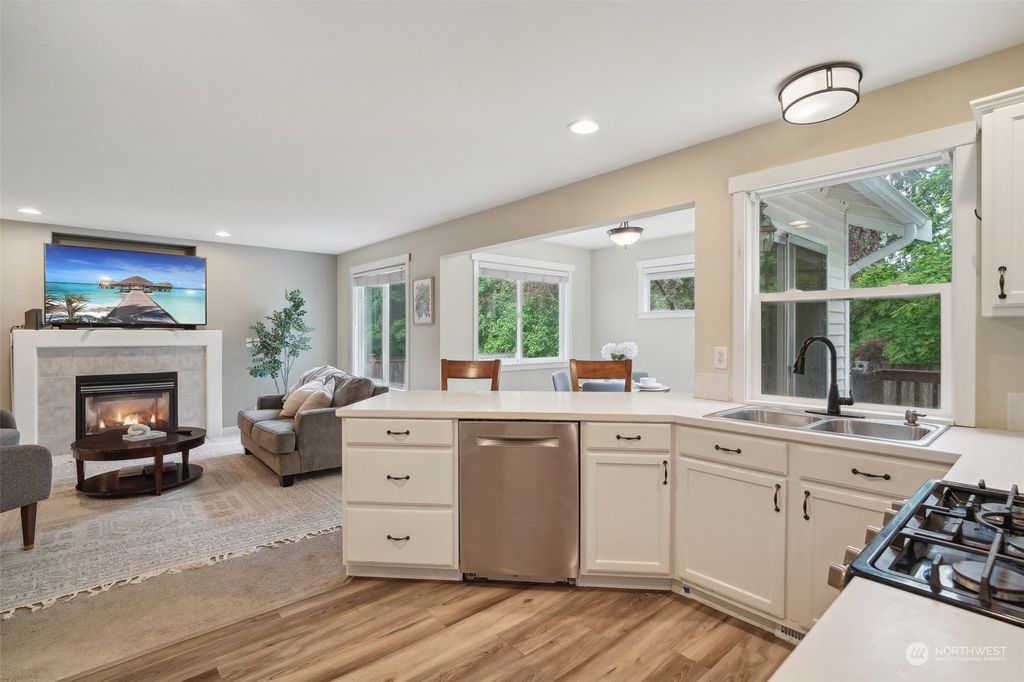 Photo of 16520 Meridian Avenue S, Mill Creek, WA 98012 (MLS # 2237972)