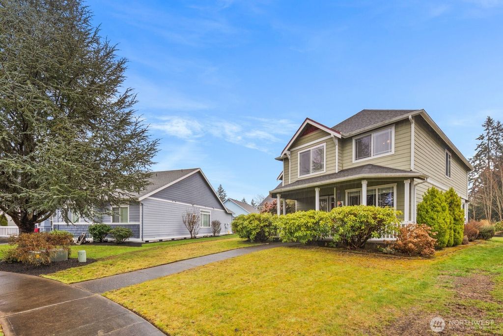 Photo of 1424 Latham Court, Dupont, WA 98327 (MLS # 2485795)