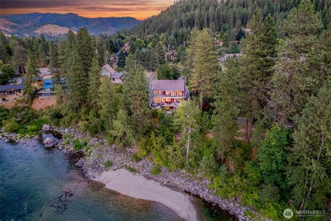 Photo of 9690 East Leavenworth Road, Leavenworth, WA 98826 (MLS # 2563301)