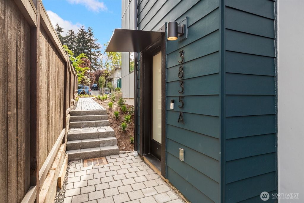 Photo of 3831 A Woodlawn Avenue N, Seattle, WA 98103 (MLS # 2365543)