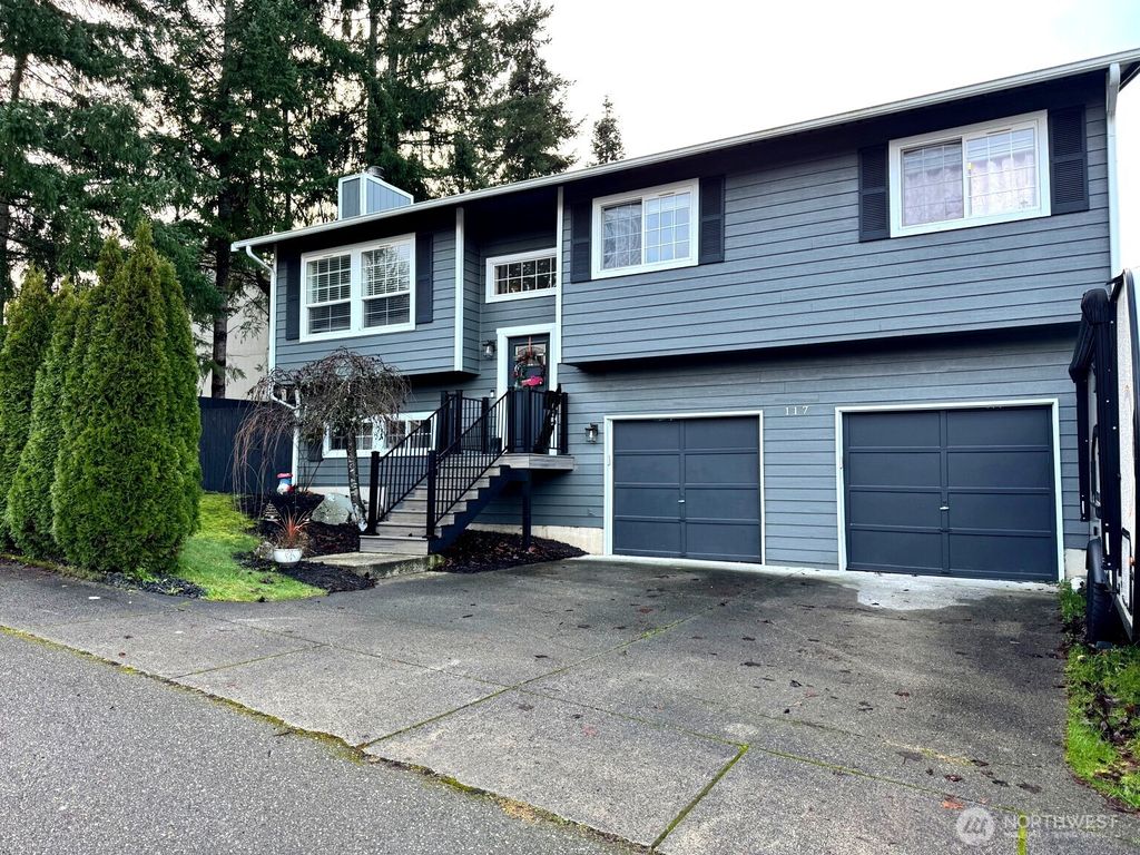 Photo of 117 Dallas Street, Port Orchard, WA 98366 (MLS # 2468255)