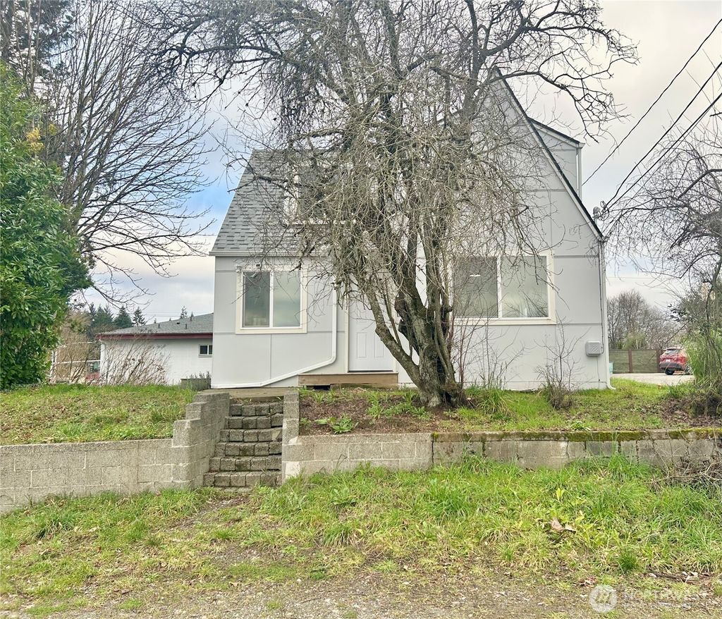 Photo of 408 Steele Street SE, Olympia, WA 98501 (MLS # 2470999)