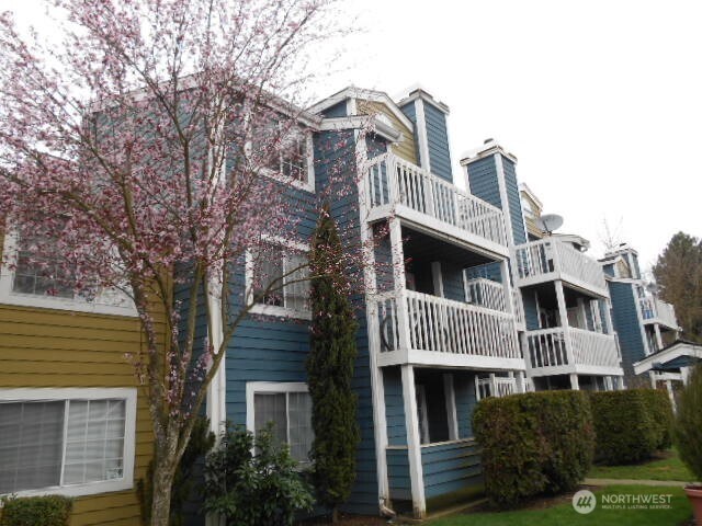 22831 S 30 Avenue S 203