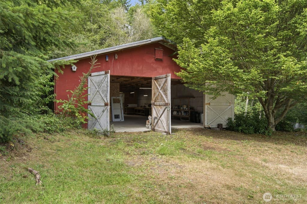 Photo of 37723 Hansville Rd RD NE, Hansville, WA 98340 (MLS # 2560714)