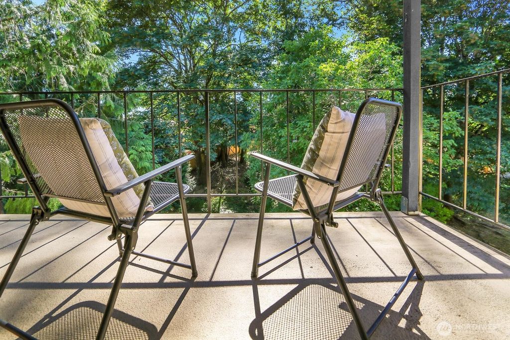 Photo of 10005 235th St St #A301, Kent, WA 98031 (MLS # 2407850)